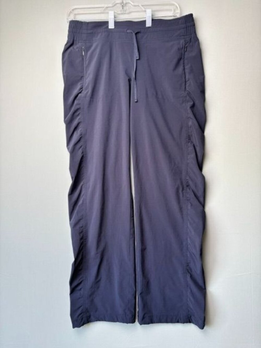 Athleta Women's Size 10 Blue Hiking Travel Pants Stretch Drawstring Zip Pockets
